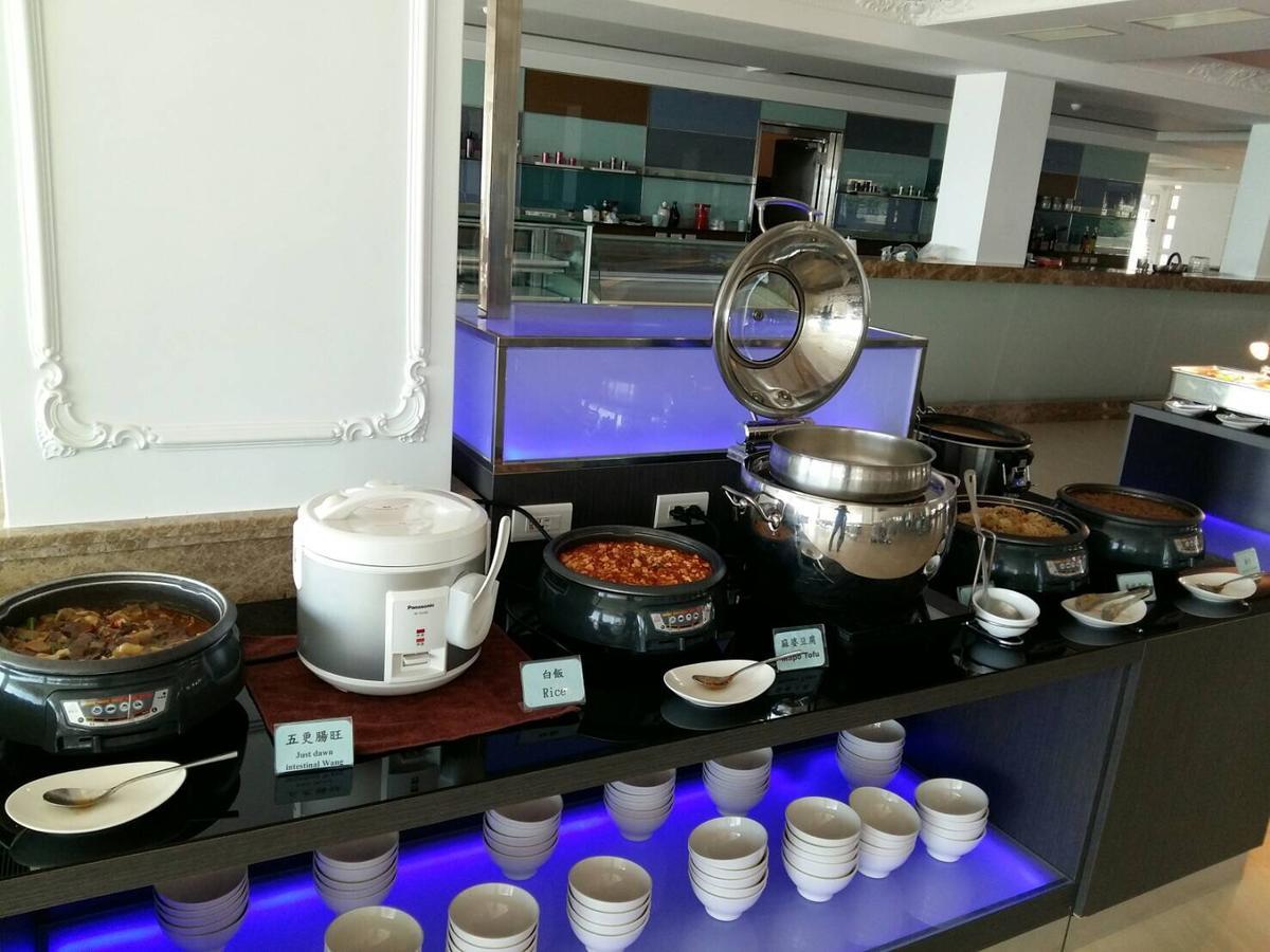 White House Hot Spring Beach Resort Ванли Экстерьер фото